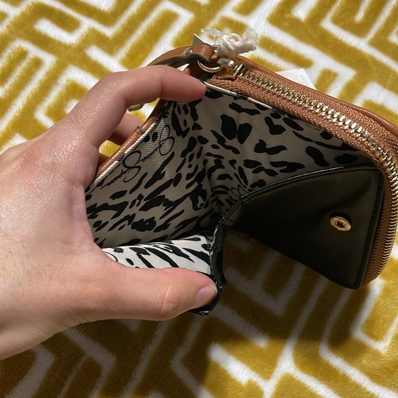 NWT JESSICA SIMPSON WALLET - Picture 3 of 5